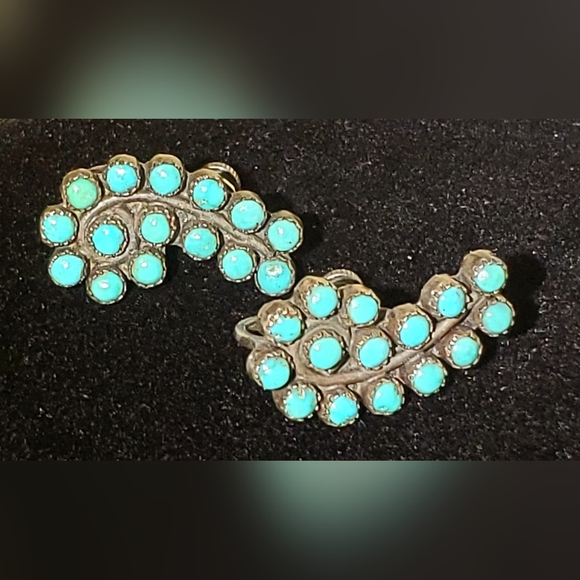 Vintage•925•Zuni•signed and stamped•sterling silver•turquoise•screwback•earrings - Picture 5 of 7